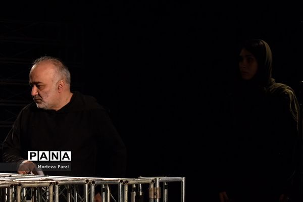 اجرای نمایش آسمان روزهای برفی