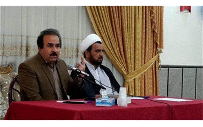 حضور روحانیون در مدارس نباید فقط به برپایی نماز جماعت خلاصه شود