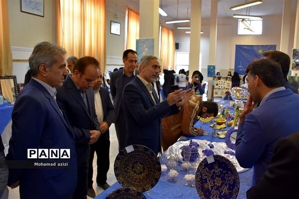 بازارچه کارآفرینی دختران یاس