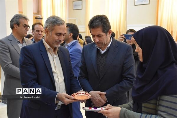 بازارچه کارآفرینی دختران یاس