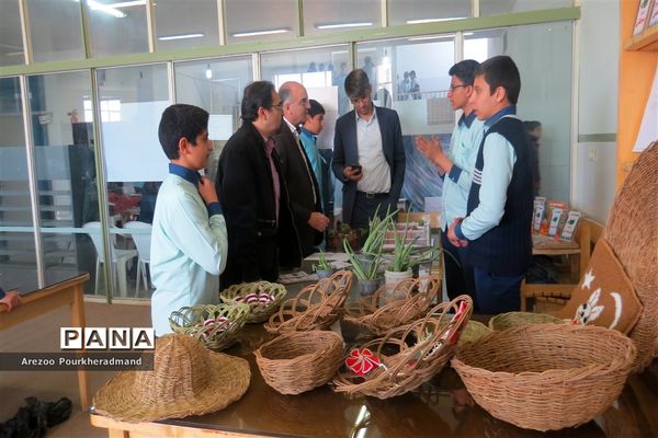 بازارچه کار و فناوری دبیرستان شهید صدوقی دوره اول