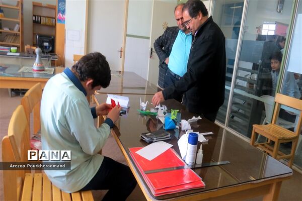 بازارچه کار و فناوری دبیرستان شهید صدوقی دوره اول