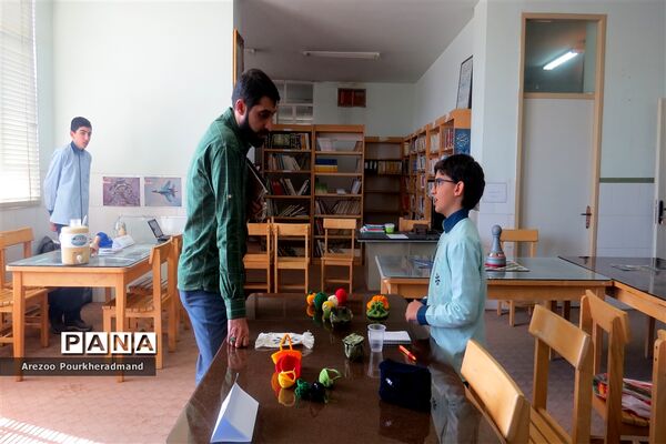 بازارچه کار و فناوری دبیرستان شهید صدوقی دوره اول