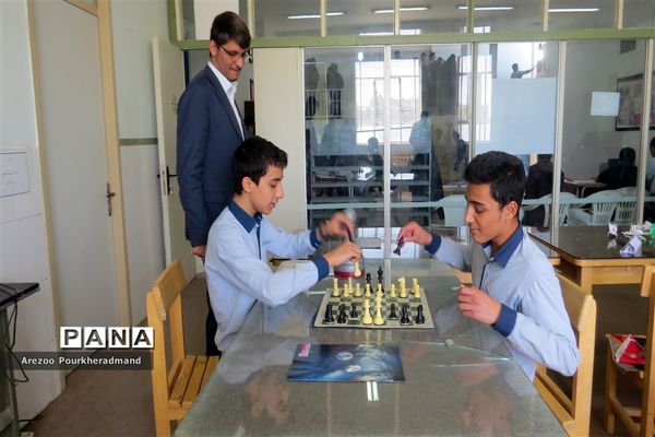 بازارچه کار و فناوری دبیرستان شهید صدوقی دوره اول