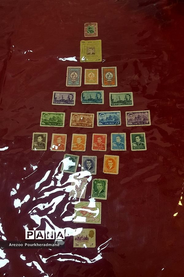 آیین افتتاحیه نمایشگاه توانمندی‌های دانش‌آموزی دبیرستان شهید رحیمی‌فر میبد