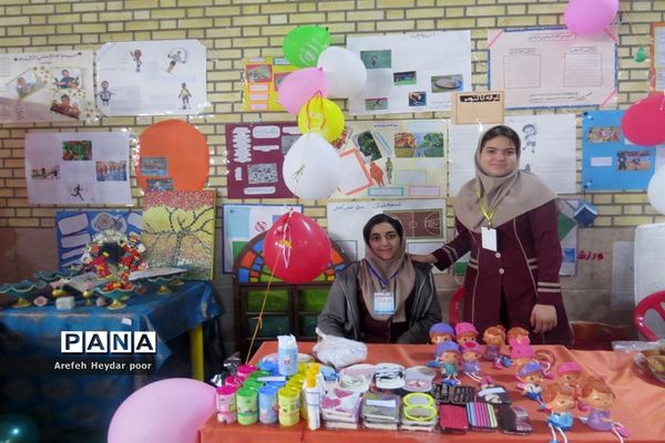 نمایشگاه و بازارچه دست سازهای دانش آموزان  دبیرستان شهیده سهام خیام  بوشهر-2