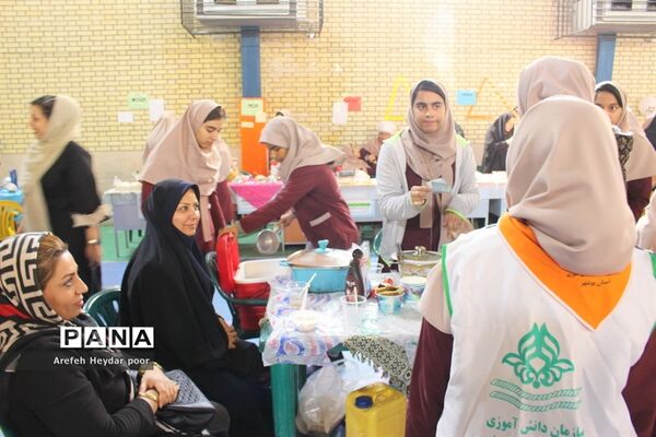 نمایشگاه و بازارچه دست سازهای دانش آموزان  دبیرستان شهیده سهام خیام  بوشهر-2