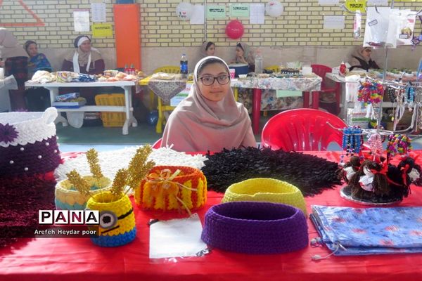 نمایشگاه و بازارچه دست سازهای دانش آموزان  دبیرستان شهیده سهام خیام  بوشهر-2