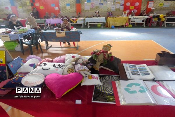 نمایشگاه و بازارچه دست سازهای دانش آموزان  دبیرستان شهیده سهام خیام  بوشهر-2