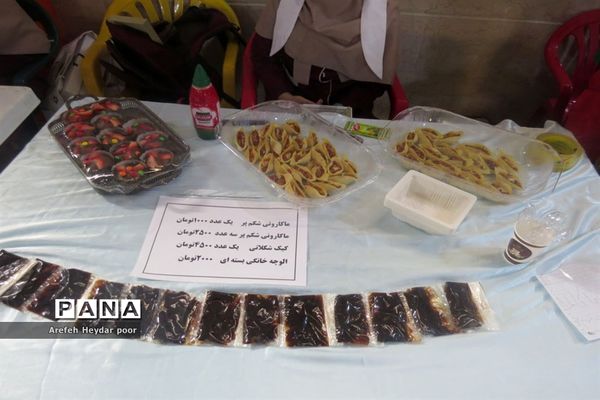نمایشگاه و بازارچه دست سازهای دانش آموزان  دبیرستان شهیده سهام خیام  بوشهر-2