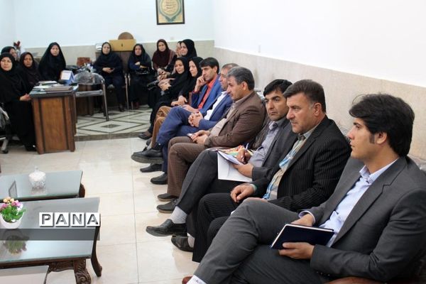 بازدیدآموزشی مدیران ابتدایی مدارس هیات امنایی شهرستان بویراحمد ازدبستان دخترانه هادی -  استان یزد
