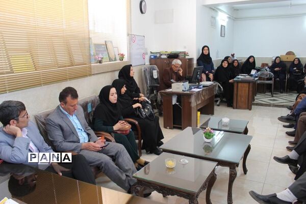 بازدیدآموزشی مدیران ابتدایی مدارس هیات امنایی شهرستان بویراحمد ازدبستان دخترانه هادی -  استان یزد