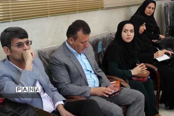 بازدیدآموزشی مدیران ابتدایی مدارس هیات امنایی شهرستان بویراحمد ازدبستان دخترانه هادی -  استان یزد