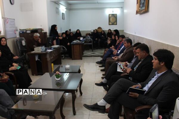 بازدیدآموزشی مدیران ابتدایی مدارس هیات امنایی شهرستان بویراحمد ازدبستان دخترانه هادی -  استان یزد
