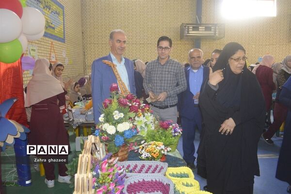 نمایشگاه و بازارچه دست سازهای دانش‌آموزان  دبیرستان شهیده سهام خیام  بوشهر-1