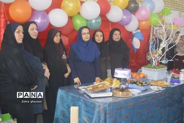 نمایشگاه و بازارچه دست سازهای دانش‌آموزان  دبیرستان شهیده سهام خیام  بوشهر-1