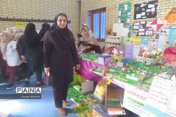 نمایشگاه و بازارچه دست سازهای دانش‌آموزان  دبیرستان شهیده سهام خیام  بوشهر-1