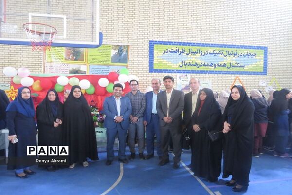 نمایشگاه و بازارچه دست سازهای دانش‌آموزان  دبیرستان شهیده سهام خیام  بوشهر-1