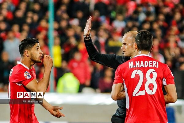 دیدار تیم‌های پرسپولیس و پاختاکور