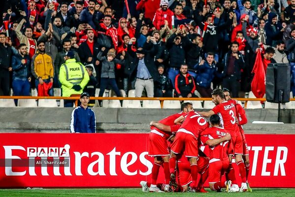 دیدار تیم‌های پرسپولیس و پاختاکور