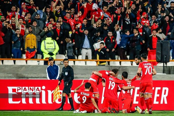 دیدار تیم‌های پرسپولیس و پاختاکور