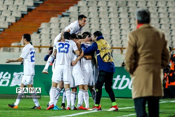 دیدار تیم‌های پرسپولیس و پاختاکور