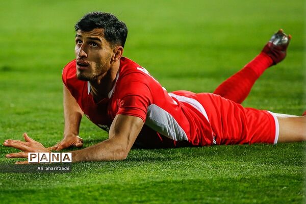 دیدار تیم‌های پرسپولیس و پاختاکور