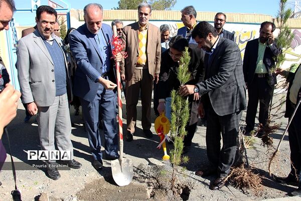 برگزاری آیین درختکاری  دردبستان پسرانه سما بیرجند