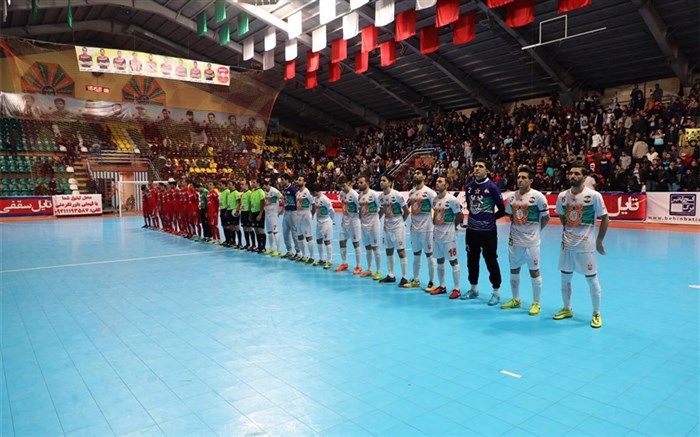 ۳۰۰ هوادار در راه اصفهان برای حمایت از لاله‌نارنجی‌ها