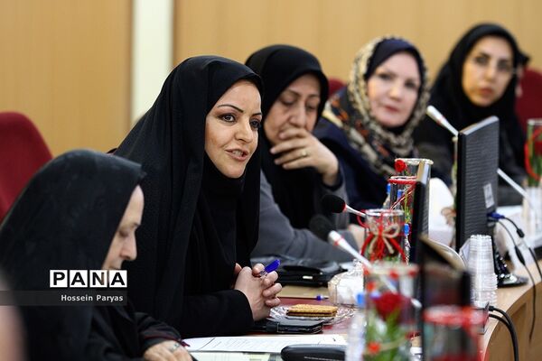 نشست هماهنگی مسئولان شورای استانی بانوان خیرمدرسه‌ساز کشور