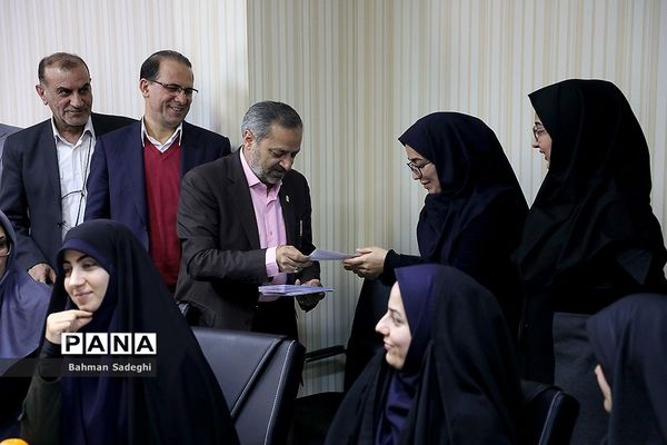 قدردانی از بانوان سازمان دانش‌آموزی