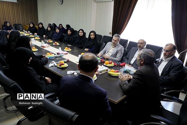 قدردانی از بانوان سازمان دانش‌آموزی