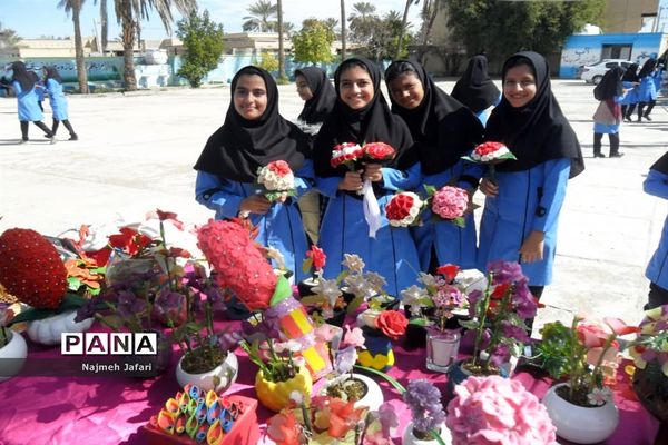 برپایی نمایشگاه و بازارچه کسب وکار دانش‌آموزی در زرین دشت