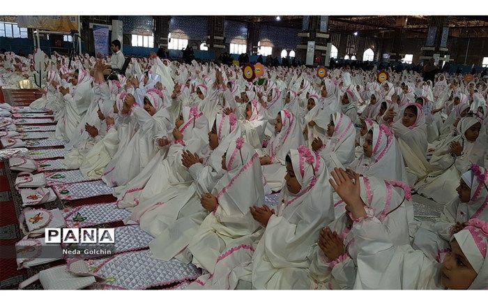 برگزاری جشن تکلیف ۱۵۰۰  دانش آموز دختر ناحیه ۳ اهواز