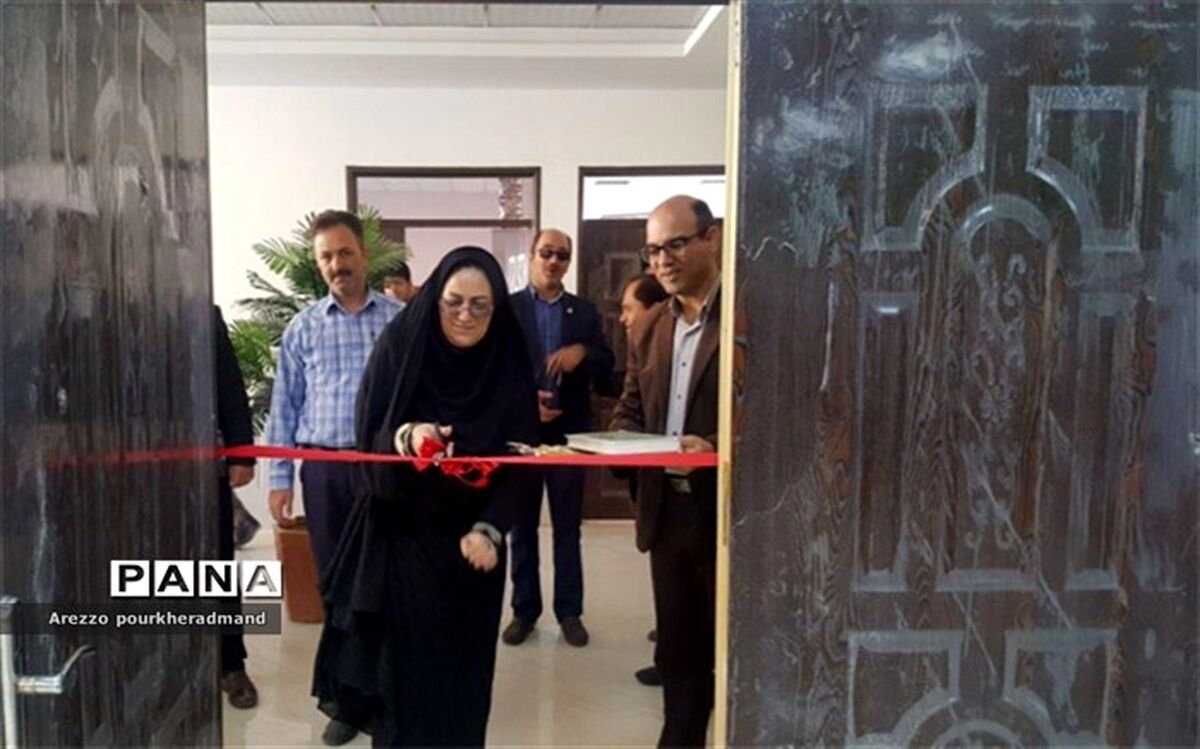 افتتاح نمایشگاه توانمندیهای دانش آموزی دبیرستان شهید رحیمی فر میبد توسط رئیس سمپاد یزد