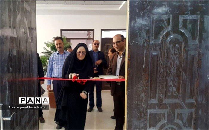 افتتاح نمایشگاه توانمندیهای دانش آموزی دبیرستان شهید رحیمی فر میبد توسط رئیس سمپاد یزد