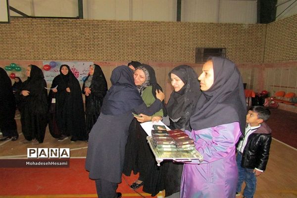 جشن ولادت حضرت زهرا(س)در دبیرستان نمونه کاشی نیلوفر