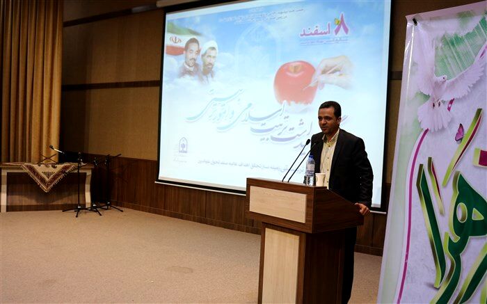 معاون پرورشی و تربیت بدنی آموزش و پرورش شهرقدس گفت: دانش آموزان  درمدارس بازوی مهم معاونین پرورشی هستند
