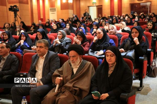 آیین تجلیل از بانوان نمونه مازندران