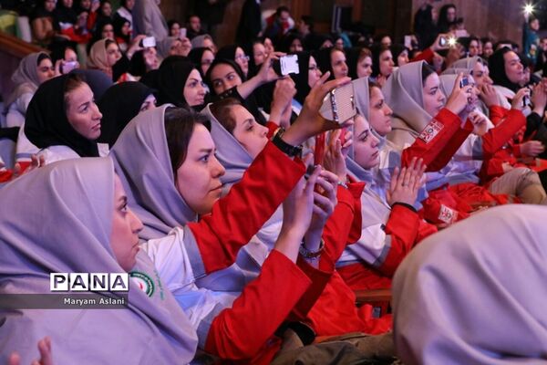 آیین نکوداشت مقام زن در جمعیت هلال احمر استان تهران