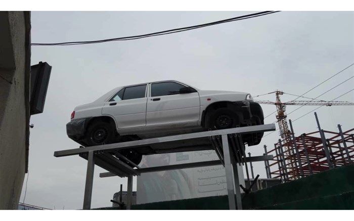 خودروی سواری به نفر برتر کنکور ۹۸ تعلق می گیرد