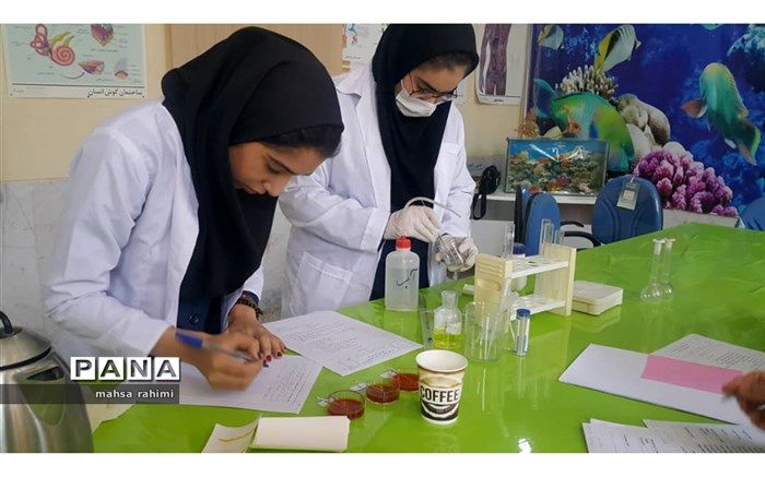 مسابقات آزمایشگاهی دوره دوم متوسطه در شهرآبادان برگزار شد