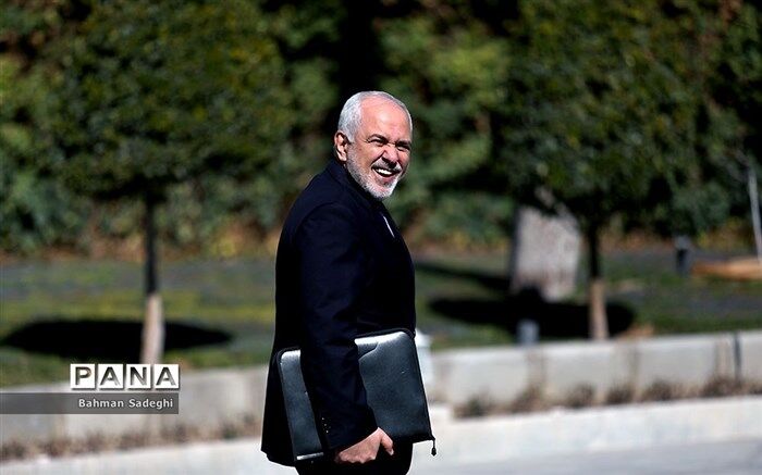 ظریف یک روز پس از بازگشت به کار: ایران امروز بیش از هر زمان دیگری نیاز به انسجام، هم‌افزایی و هم‌دلی دارد
