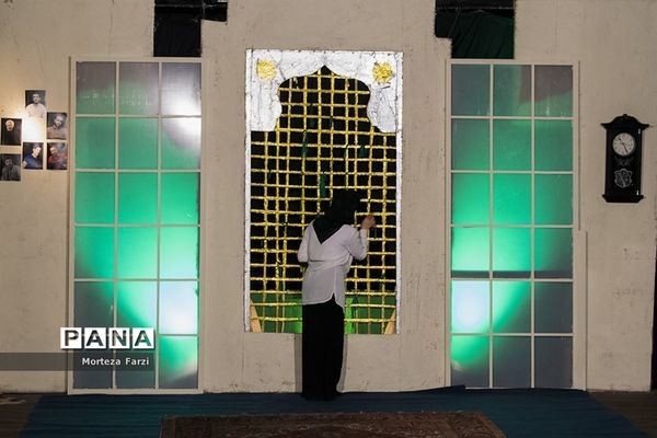 اجرای نمایش همسایه آقا