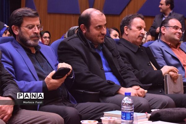 برگزاری جشن طنز «زنجفیل»