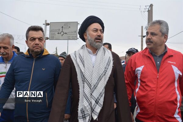 همایش پیاده روی خانوادگی در شهر اندیشه
