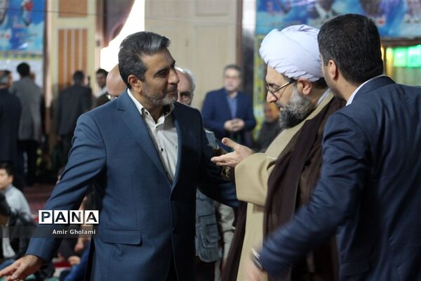 حضور دانش‌آموزان مکلف پسر عشایر کل کشور در نماز جمعه‌ شهریار