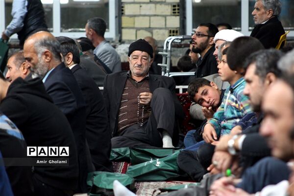 حضور دانش‌آموزان مکلف پسر عشایر کل کشور در نماز جمعه‌ شهریار