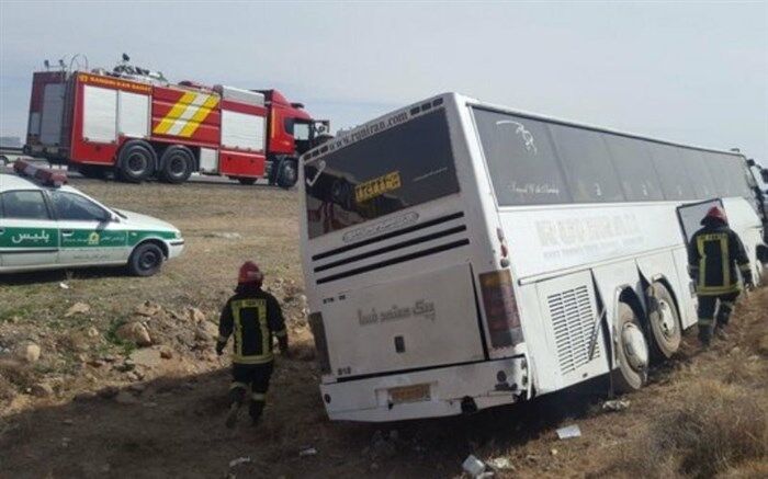وزیر راه مسولان بررسی حادثه جاده قم را تعیین کرد