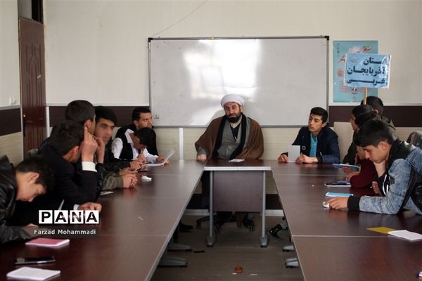 کارگاه‌های آموزشی دومین دوره جشن تکلیف دانش‌آموزان پسر عشایر کشور در شهریار